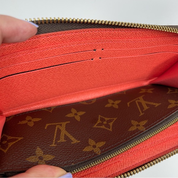 Louis Vuitton Monogram Clemence wallet Piment interior - Picture 7 of 16